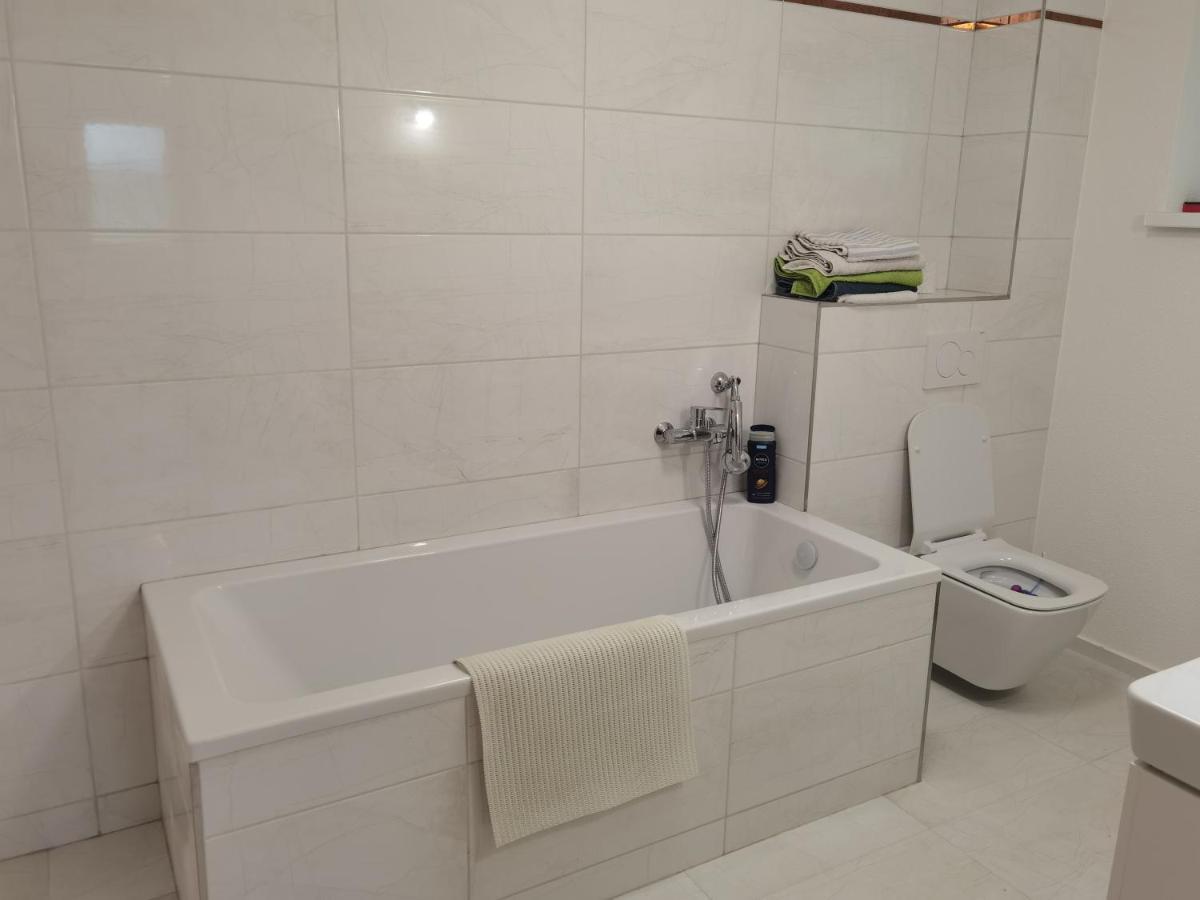 Banka Sunset House Piestany Cervena Veza 아파트 외부 사진