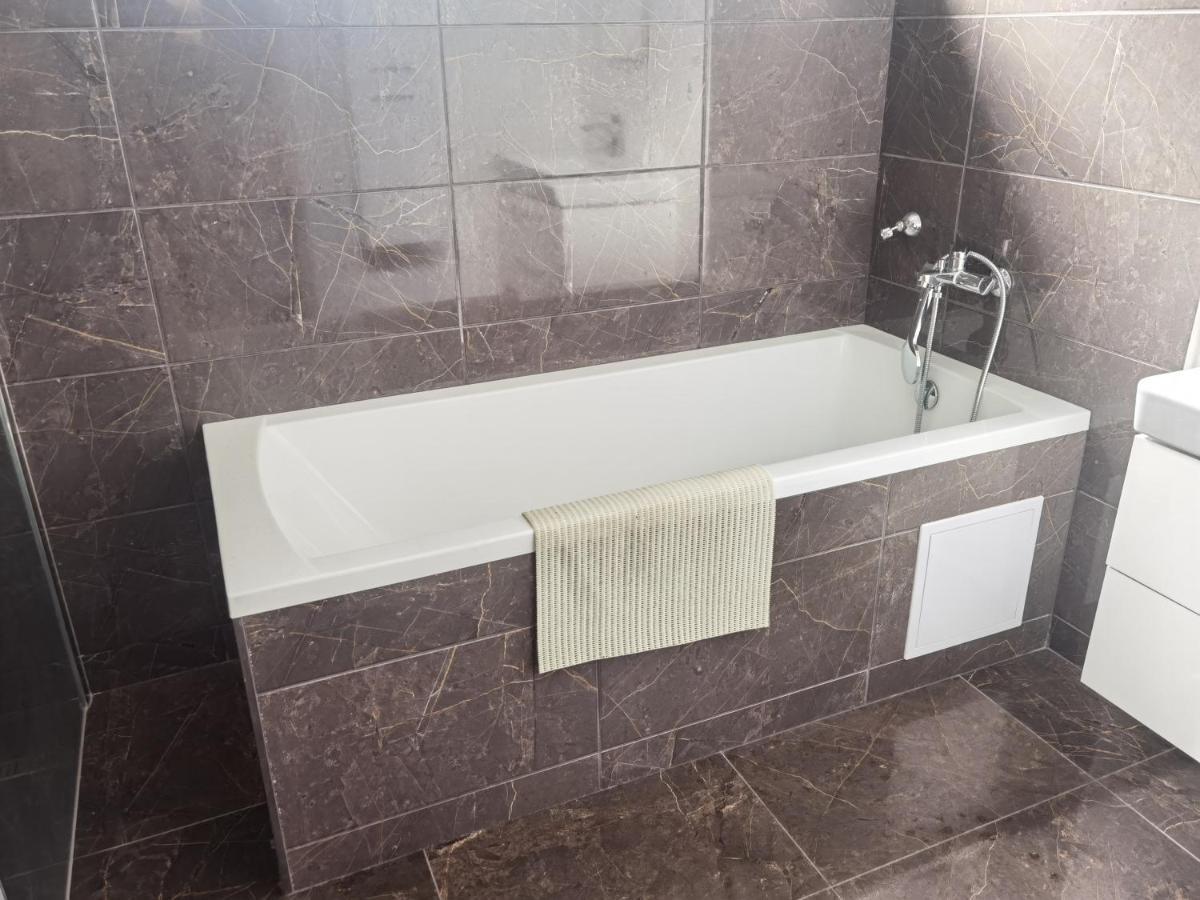 Banka Sunset House Piestany Cervena Veza 아파트 외부 사진